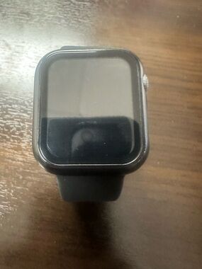 Apple Watch Series 4 40mm Space Grey GPS Retailed For $200